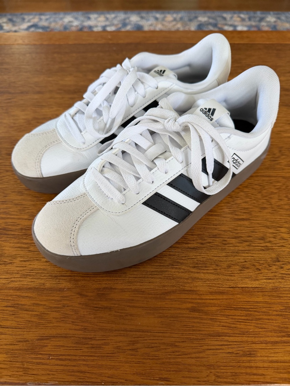 Adidas women’s VL court base white 5 sneakers